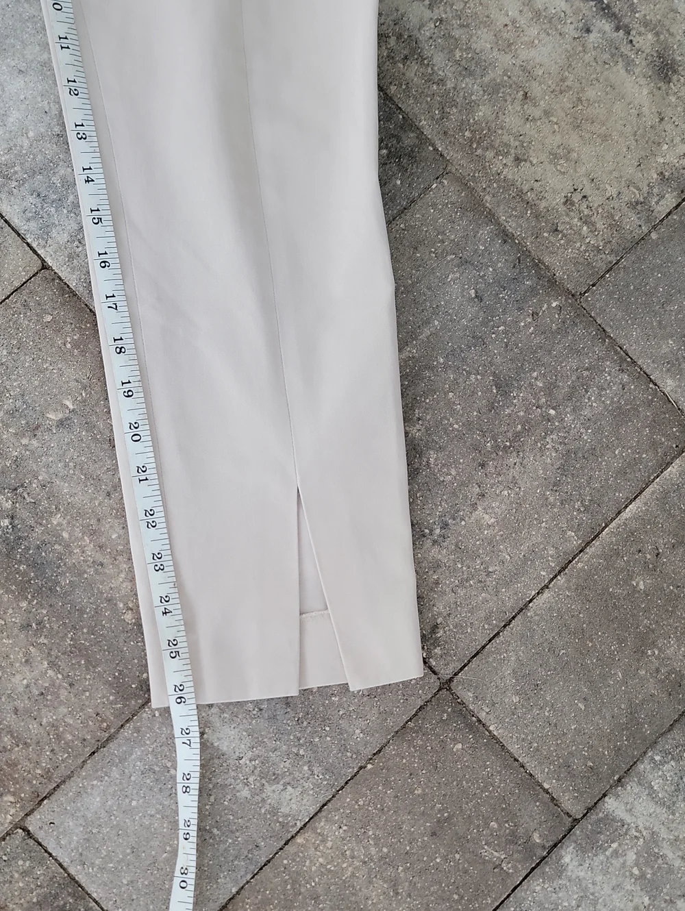 St. John Cotton Pull-On Trousers Side Zipper Split Hem Sz 4 Light Khaki - Picture 13 of 13